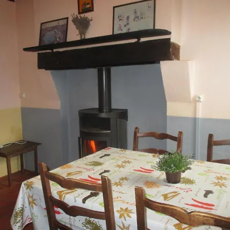 Holiday home Confortable Avec Jardin, Barbecue Et Cheminees - Proche De Vichy Et Activites Karting - Fr-1-489-170